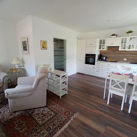 Zwei Finken In By Interhome