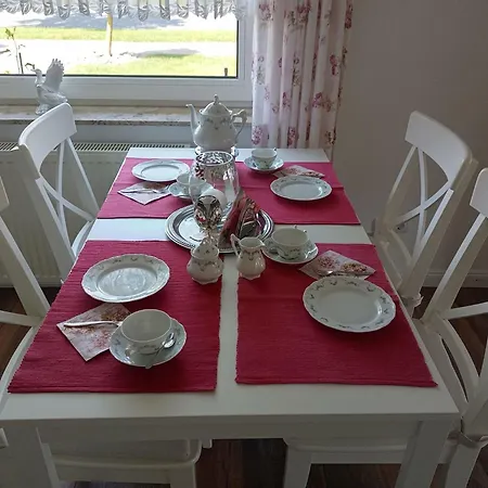 Zwei Finken In By Interhome