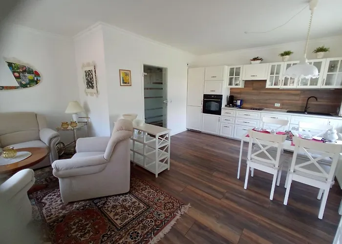 Zwei Finken In By Interhome